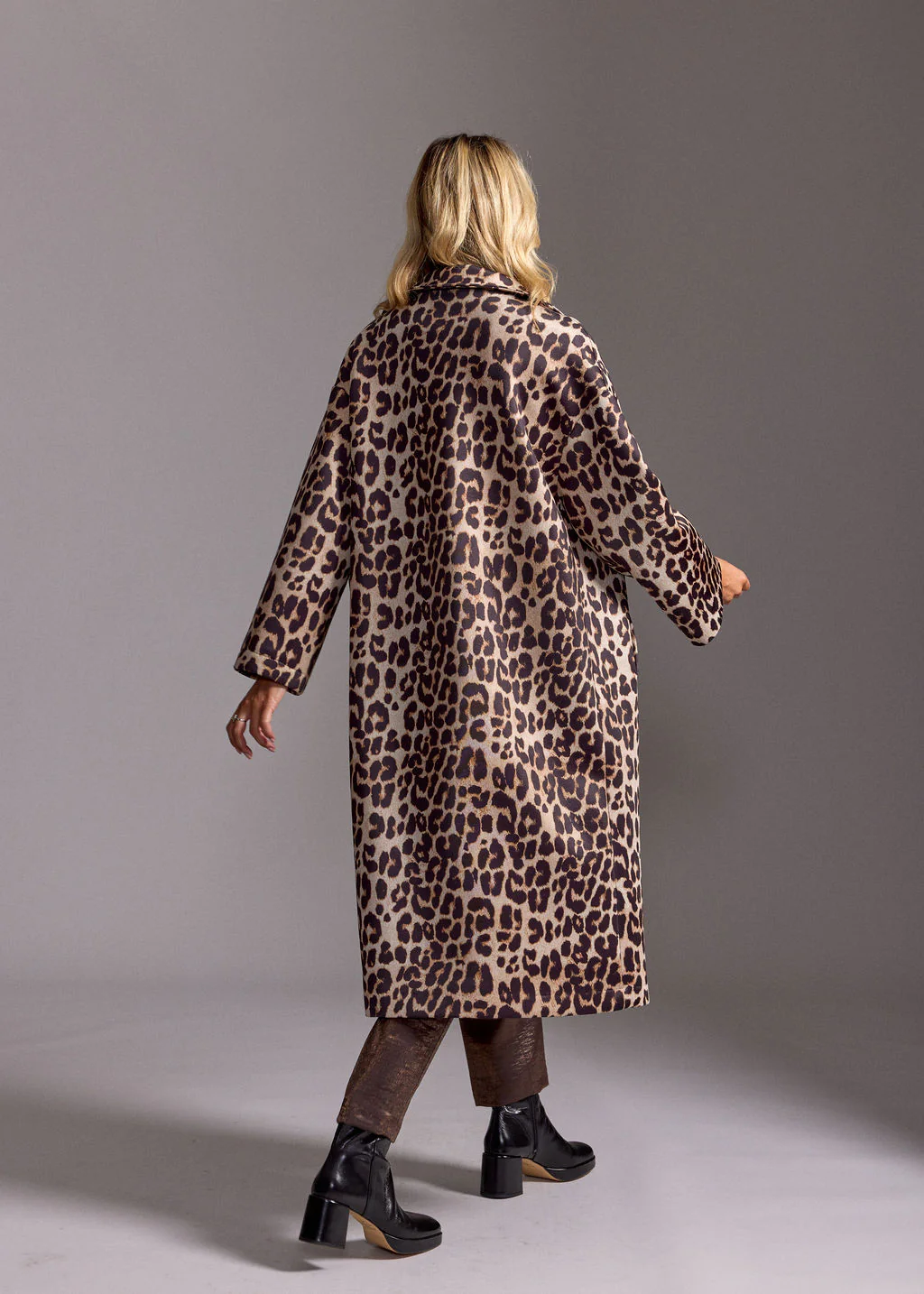 MANTEAU LONG LÉOPARD PHARELL WILD – Image 3