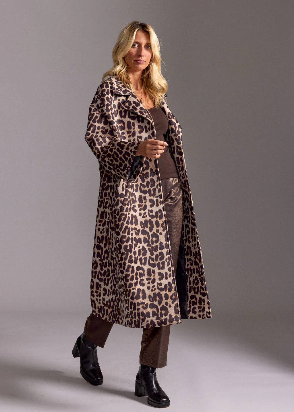 MANTEAU LONG LÉOPARD PHARELL WILD – Image 5