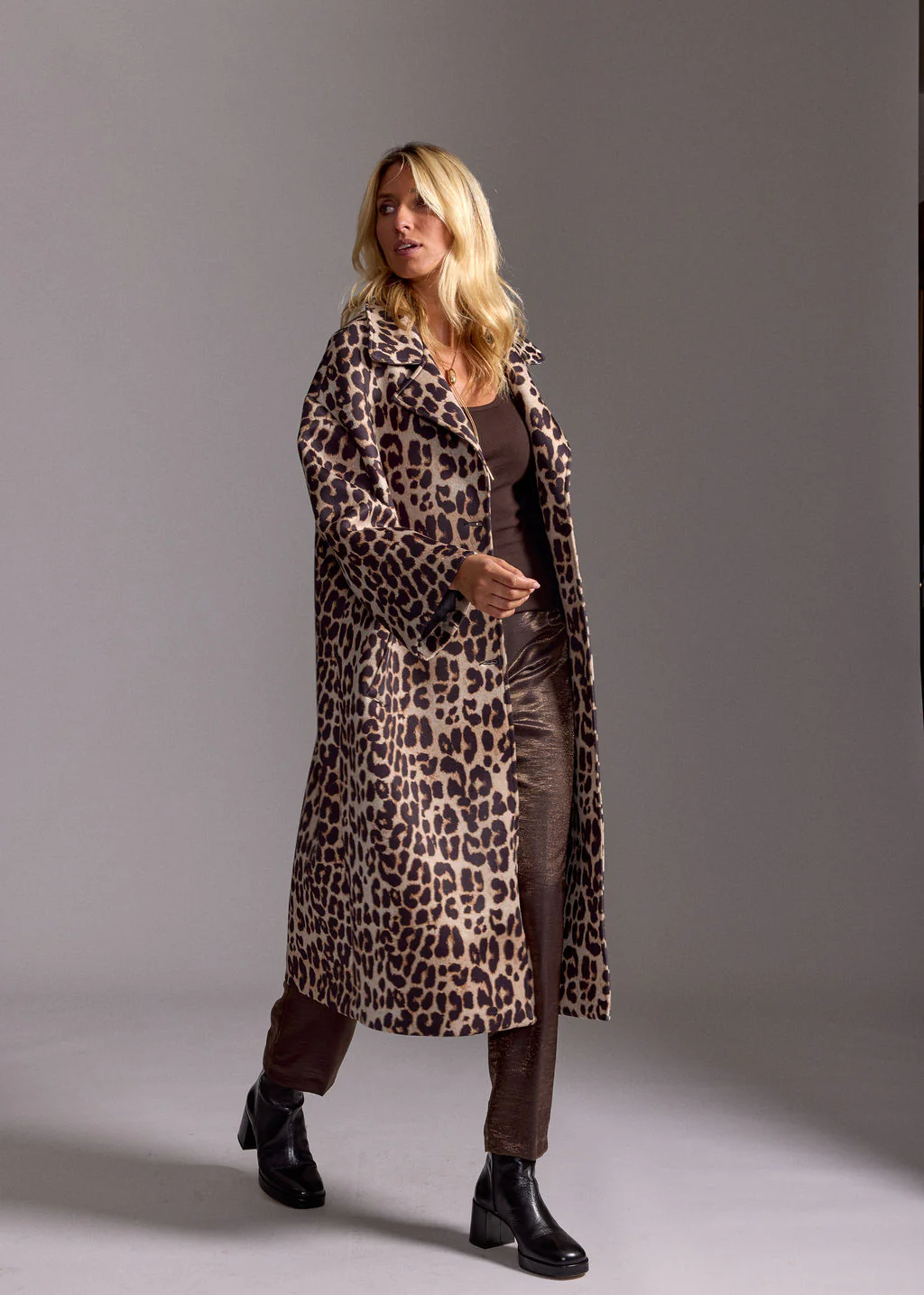 MANTEAU LONG LÉOPARD PHARELL WILD – Image 7