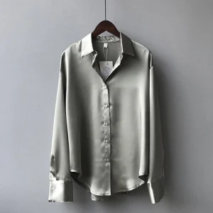 Chemisier en satin Olympe kaki