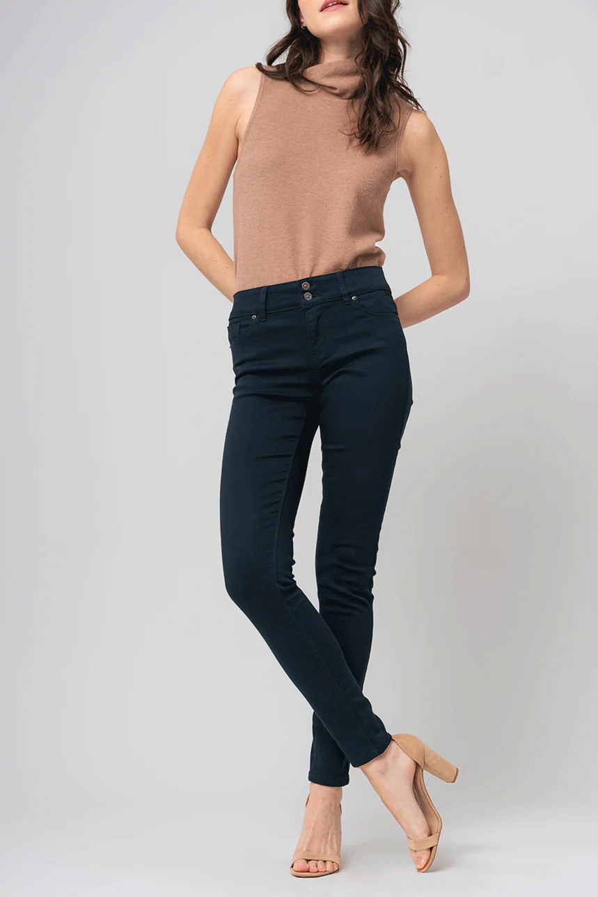 Le jeans étroit sculptant de couleur 2 boutons – Image 3
