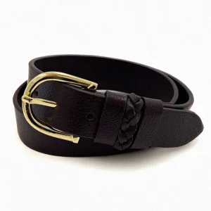 La ceinture en cuir avec un passant tressé