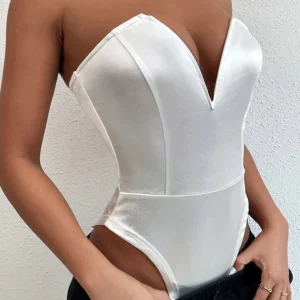 Body satin blanc bustier avec décolleté plongeant