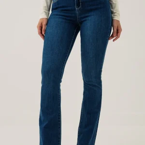 Le jeans évasé bleu | Modèle Estelle