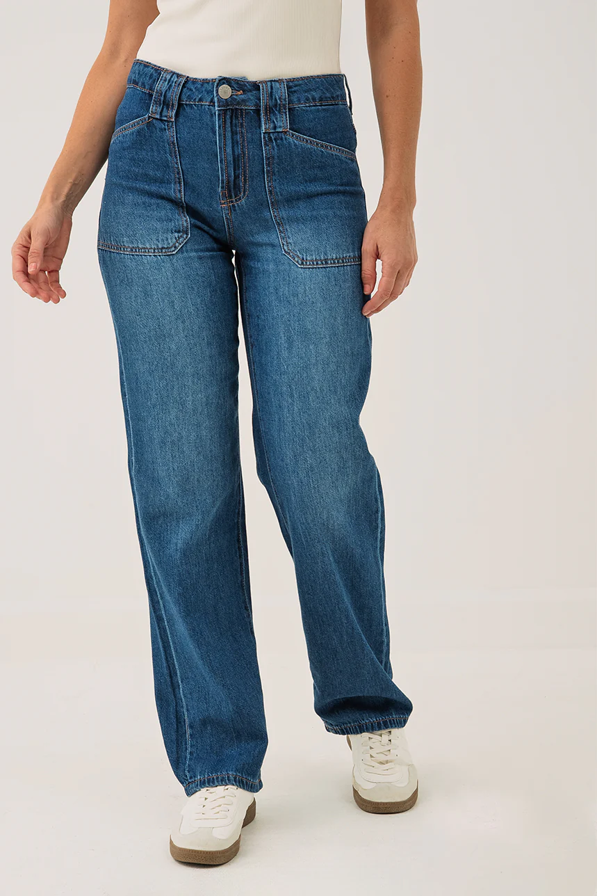 Le jeans bleu avec poches appliquées | Modèle Béa – Image 2