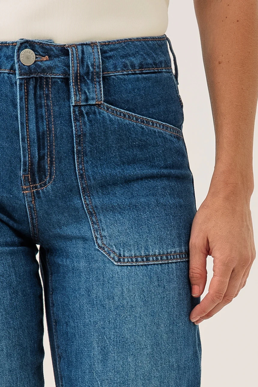 Le jeans bleu avec poches appliquées | Modèle Béa – Image 3