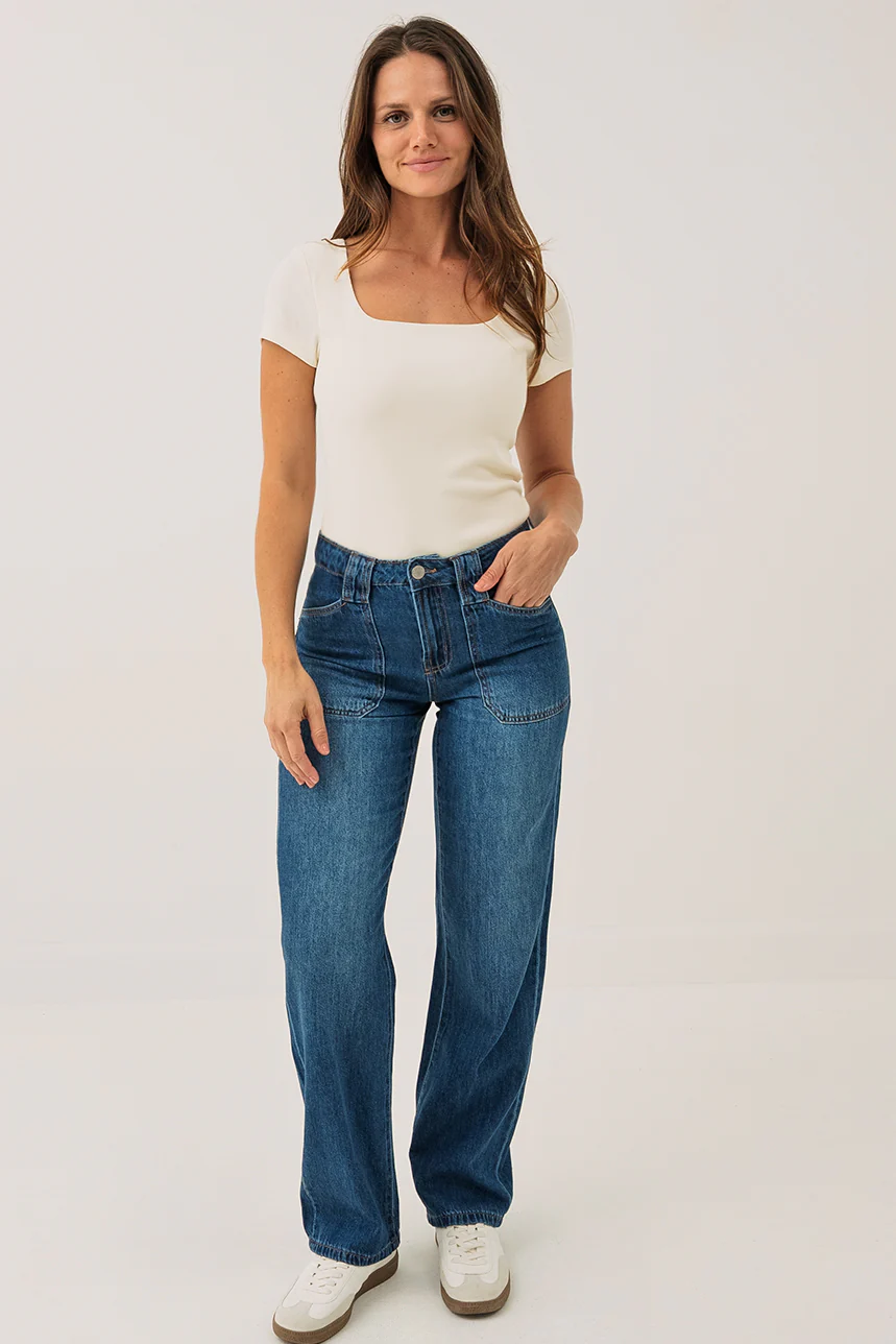 Le jeans bleu avec poches appliquées | Modèle Béa – Image 6