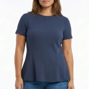 La blouse texturée silhouette peplum