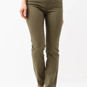 Le jeans droit coloré sculptant