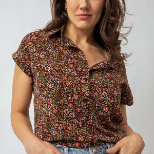 La blouse manches courtes petites fleurs