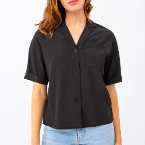 La blouse courte unie