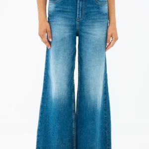 Le jeans court jambe large par Suko