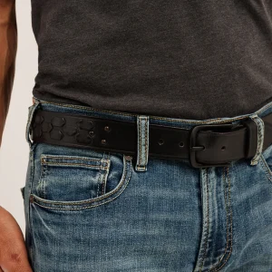 La ceinture avec tressage en cuir