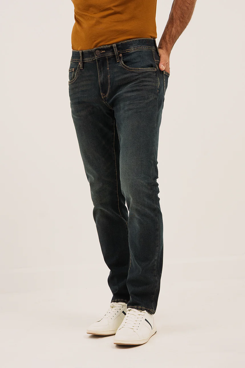 Le jeans très foncé droit Baru – Image 2