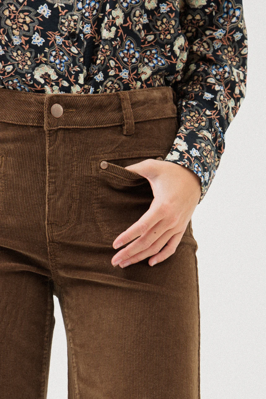 Le pantalon en velours côtelé Lois | Modèle Robie – Image 2