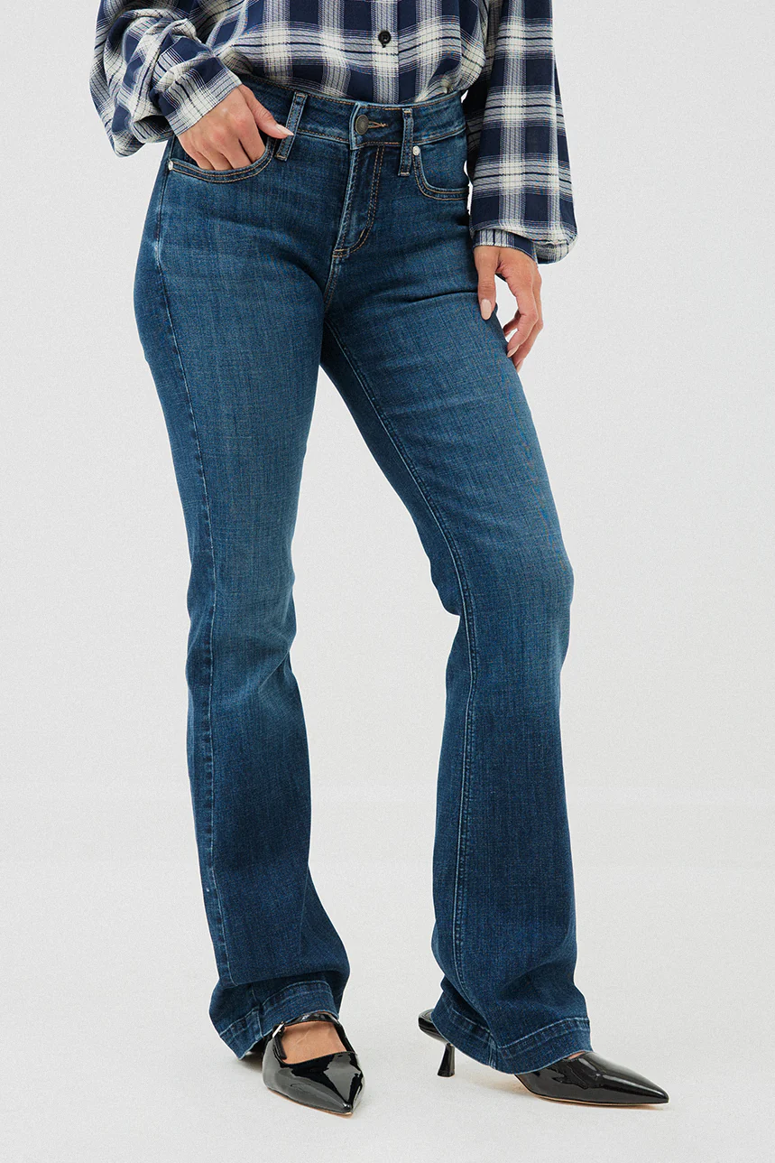 Le jeans Silver | Modèle Suki Curvy Mid Rise Bootcut